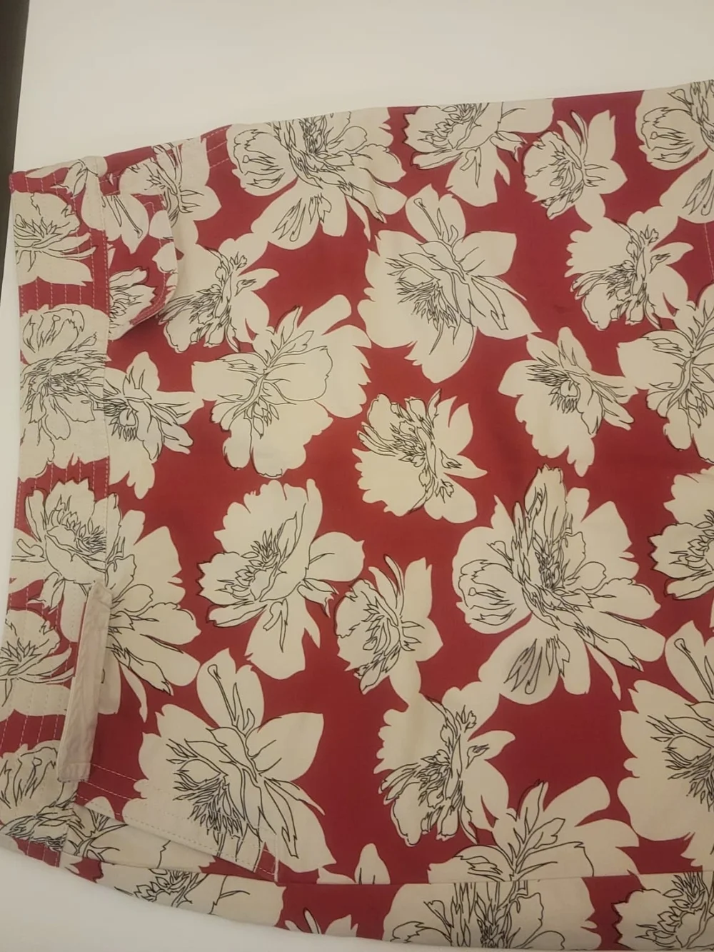 Ann Taylor Women’s Mini Skirt Size 12 White Floral Short Zip Closure Pockets